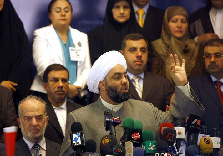 Sheikh Khaled Al-Mulla Skýrði frá nýja sjía-bandalaginu á blaðamannafundi í gær.nordicphotos/AFP