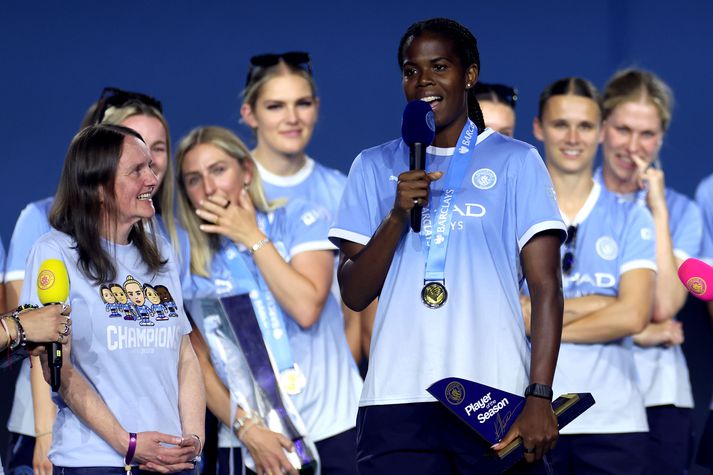 Khadija Shaw er ekki á förum frá Manchester City. 