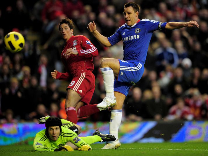 John Terry, fyrirliði Chelsea, lék sárþjáður á móti Liverpool.