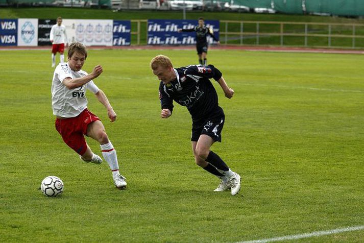 Keflavík er á toppi deildarinnar en HK í neðsta sæti.