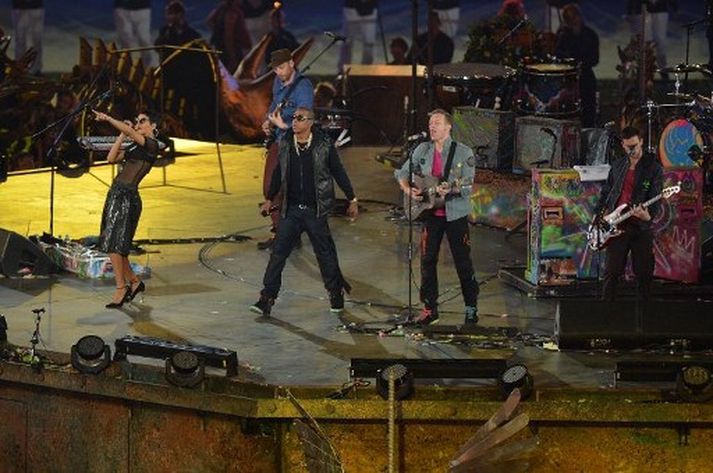 Jay Z, Rihanna og Coldplay saman á sviði í kvöld.