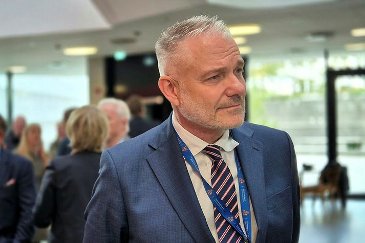 Aðalsteinn Leifsson formaður nefndarinnar segir segir fjölþættar ógnir stafa að landinu.