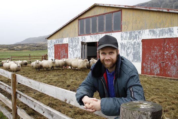 Svavar Pétur Eysteinsson ætlar að reyna að vera búinn að framleiða smá Sveitasnakk svo fólk geti sett slíkt í skál þegar Eurovision er sýnt í sjónvarpinu. 