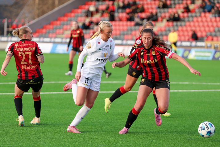 Áslaug Dóra Sigurbjörnsdóttir stóð vaktina í vörn Víkings.