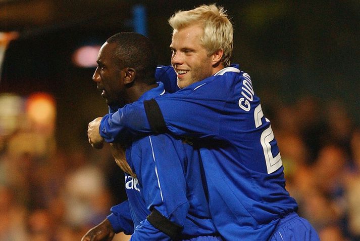 Hasselbaink og Eiður Smári fagna hér marki saman.