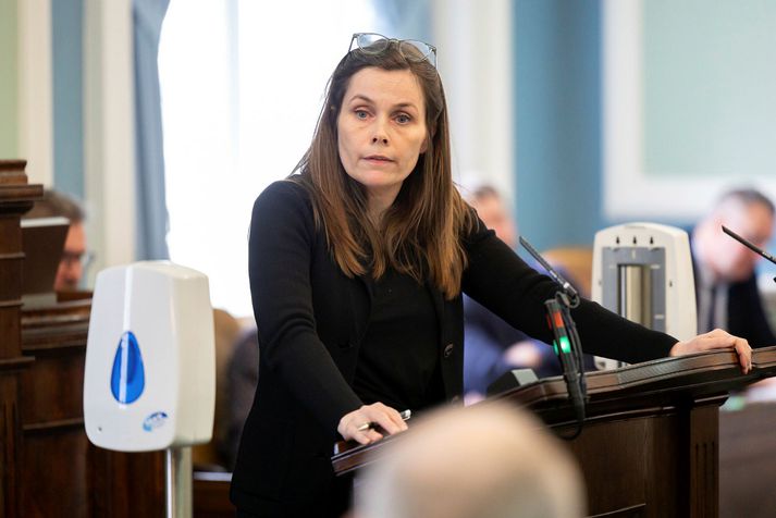 Katrín Jakobsdóttir forsætisráðherra mun svara fyrirspurnum Halldóru Mogensen þingflokksformanns Pírata um bankasöluna á Alþingi í dag. 