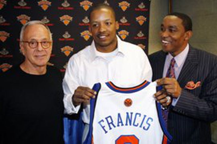 Steve Francis átti ekki góða daga hjá New York Knicks en hér er hann ásamt fyrrum þjálfara liðsins Larry Brown og framkvæmdastjóranum Isiah Thomas