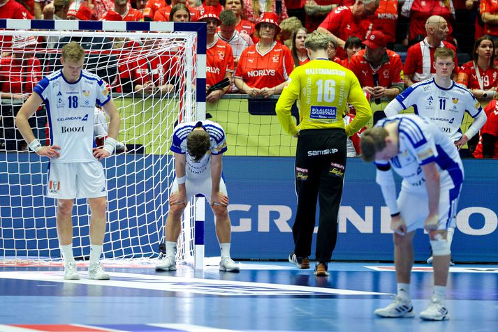 Strákarnir voru eðlilega niðurlútir í leikslok.