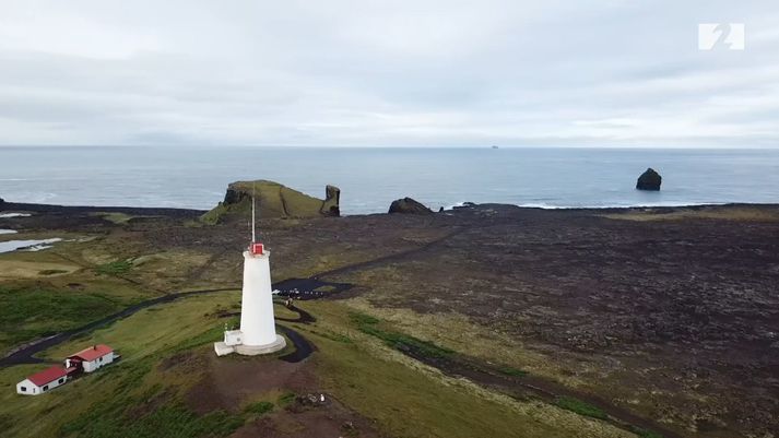 Frá Reykjanesi. Eldey sést sem lítill depill við sjóndeildarhringinn.