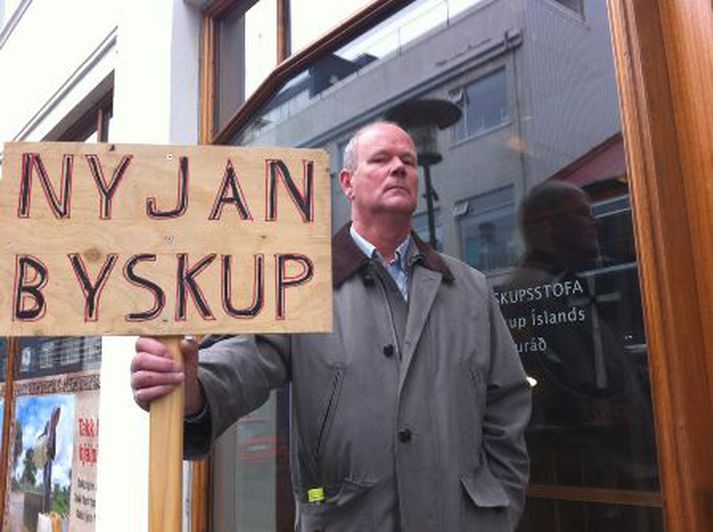 Vill nýjan „byskup“.