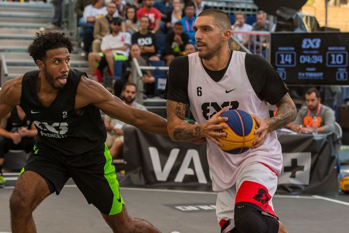 Nacho Martin hefur meðal annars verið í landsliði Spánar í 3 á 3 körfubolta en hér er hann að spila þá hliðaríþrótt körfuboltans.