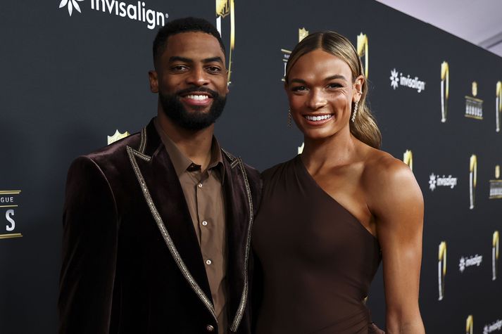 Hin nýgiftu Anna Hall og Darius Slayton sjást hér á verðlaunahátíð NFL-deildarinnar.