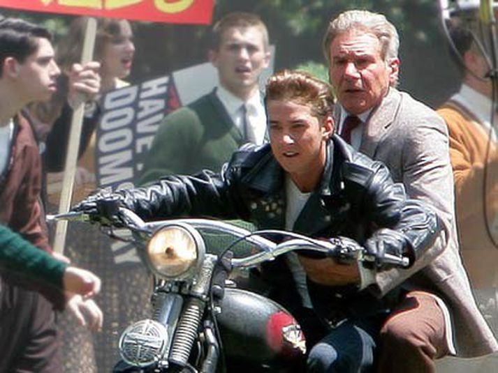 Shia LaBeouf og Harrison Ford léku feðgana Henry Jones III og Henry Jones Jr. í fjórðu Indiana Jones myndinni.