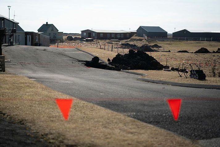 Frá Grindavík í vikunni þar sem jörðin gaf sig undan vinnuvél við jarðvegsprófun.