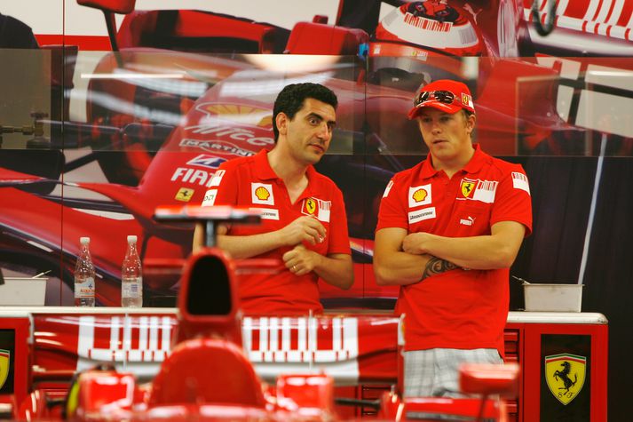 Kimi Raikkönen verður að styðja við bakið á Felipe Massa í þeim mótum sem eftir eru, eftir frekar slakt gengi síðan í apríl.