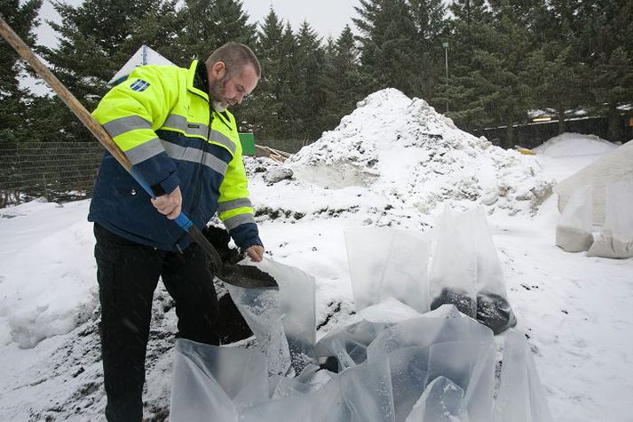 Hálkuvarnir fást á hverfastöðvum eins ig þessari á Klambratúni.