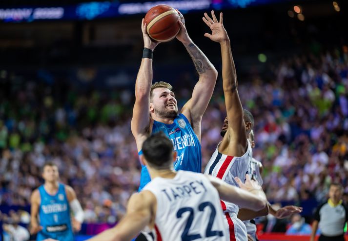 Frakkarnir voru ekki mikil fyrirstaða fyrir Luka Doncic.