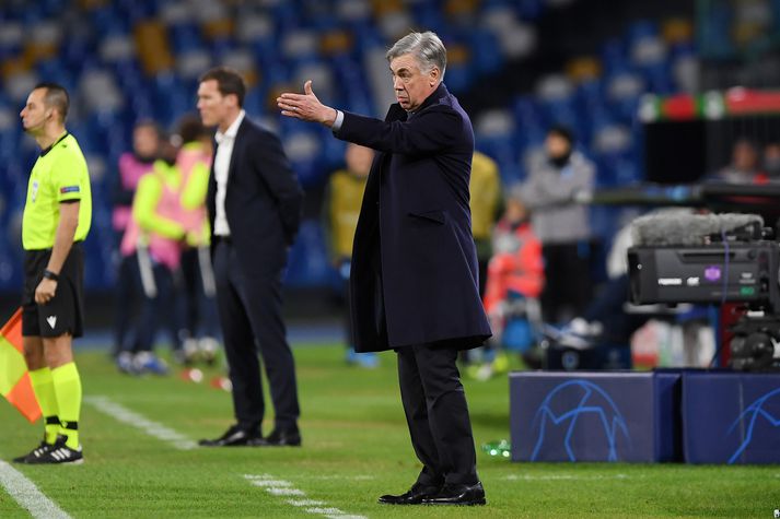 Ancelotti á hliðarlínunni er hann stjórnaði Napoli.