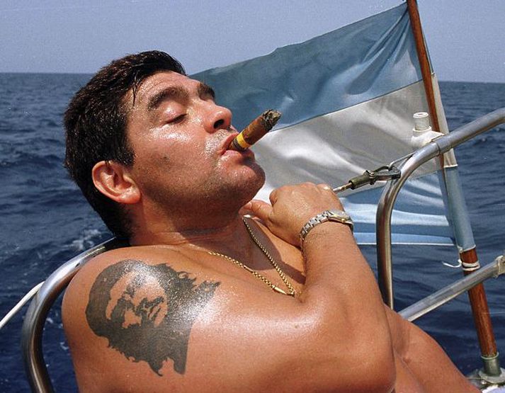 Maradona verður að láta áfengið og vindlana eiga sig ætli hann sér að lifa lengur.