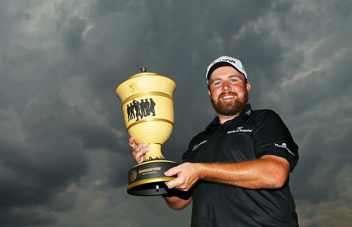 Shane Lowry gat verið sáttur með dagsverkið.