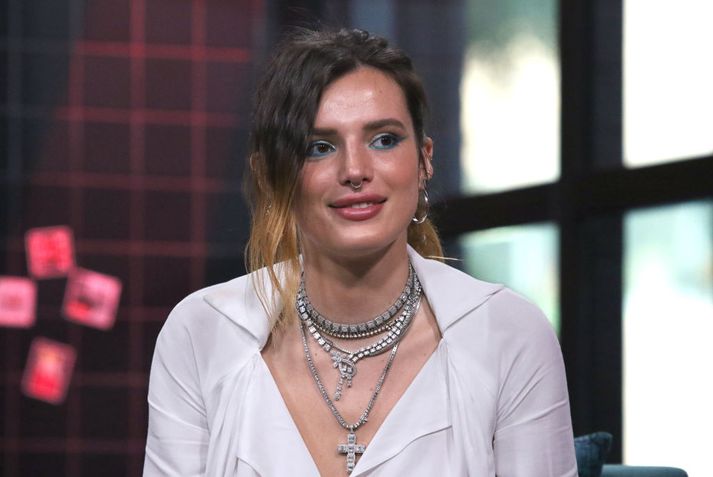 Bella Thorne hefur einnig unnið sem fyrirsæta og gefið út tónlist.