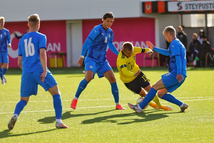 Íslenska U21 árs landsliðið lagði Svía í síðasta leik sem það spilaði. Á myndinni eru Hörður Ingi (t.v.), Willum Þór (f. miðju) og Róbert Orri (t.h.)