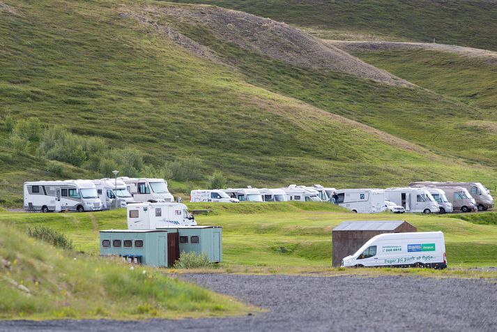 Það gæti fokið í húsbílaeigendur sem hugðu á ferðalag á vestanverðu landinu þegar þeir lesa veðurspá dagsins.