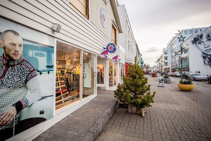 Pétur Bolli Jóhannesson segir að ein ástæða þess að málið var ekki lagt fyrir skipulagsnefnd hafi verið sú að uppdrættir af breytingum á húsinu hafi komið frá sitjandi bæjarfulltrúa.