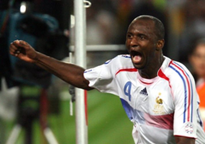 Patrick Vieira skoraði annað mark Frakka í kvöld