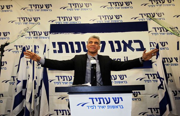 Yair Lapid, leiðtogi Yesh Atid, mun leiða ríkisstjórn Ísraels ásamt Naftali Bennett, formanni Yamina flokksins. 