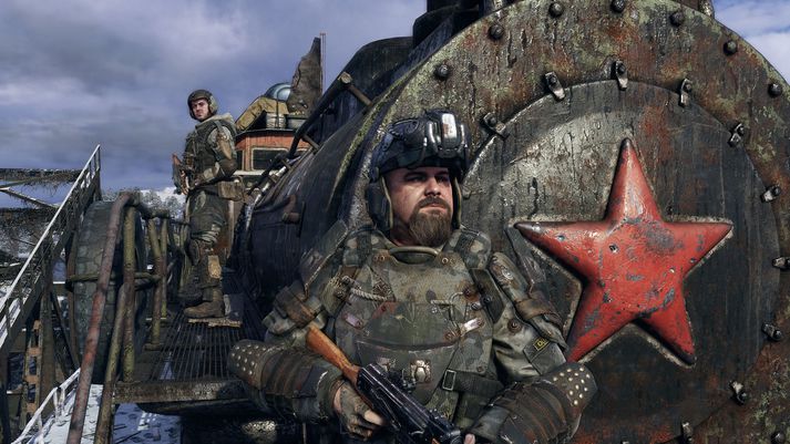 Artyom og aðrir vinir hans úr Spartan-Rangers ferðast um Rússland á gamalli lest.