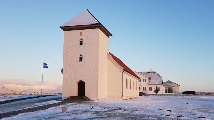 Það er sr. Hans Guðberg Alfreðsson, sem stýrir stundinni ásamt Margréti Gunnarsdóttur, djákna. Ástvaldur Traustason verður við orgelið.Ellen Kristjánsdóttir, söngkona, mun syngja. 