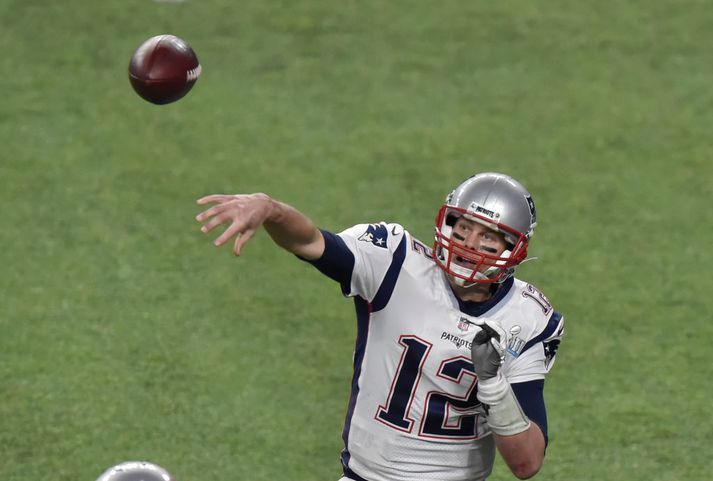 Tom Brady ætlar að veðja aftur á hvítt þó svo það hafi klikkað í fyrra.