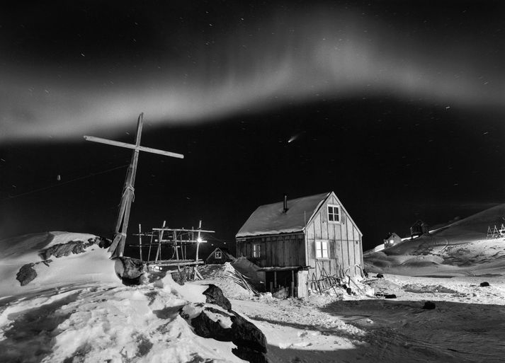 Halastjarnan Hale-Bopp varð til þess að margir héldu að draugar eða geimverur væru þarna á ferðinni.