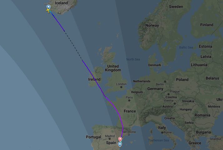 Ferill flugvélarinnar frá Keflavík til Valencia sést hér. Valencia er svo rauðmerkt á kortinu og Alicante, upphaflegur áfangastaður, merktur með bláu.