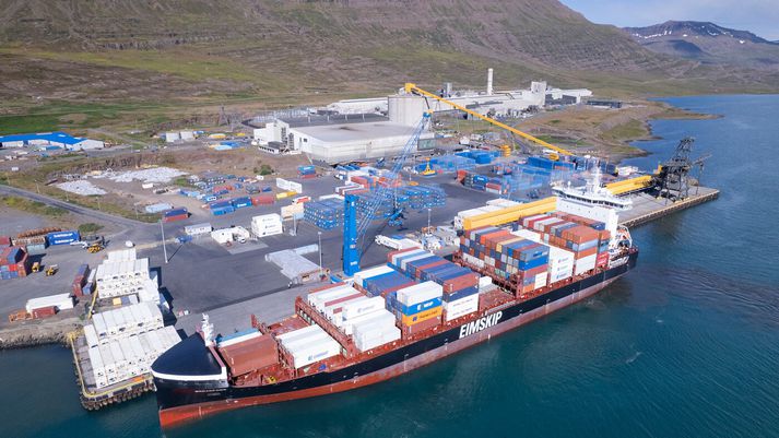 Myndir teknar frá dróna af álverinu á Reyðarfirði.