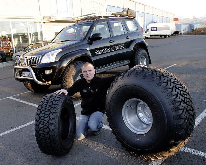 Gunnar segir fáa dekkjaframleiðendur enn framleiða 38 tommu dekk og því séu AT405 dekkin frá Arctic Trucks mjög eftirsótt.