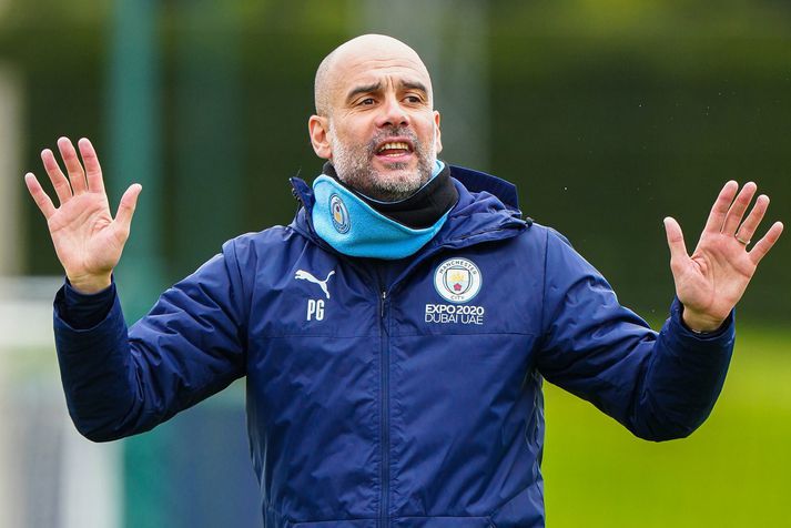 Pep Guardiola segir að menn þurfi ekki að hafa áhyggjur af því að Manchester City liðið þoli ekki pressuna.