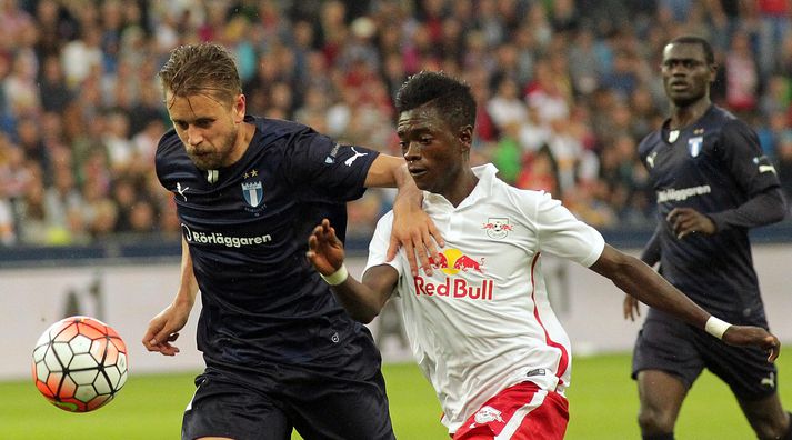 Kári Árnason og félagar hans í Malmö FF hófu leiktíðina í Svíþjóð með sigri á meisturunum í Norrköping.