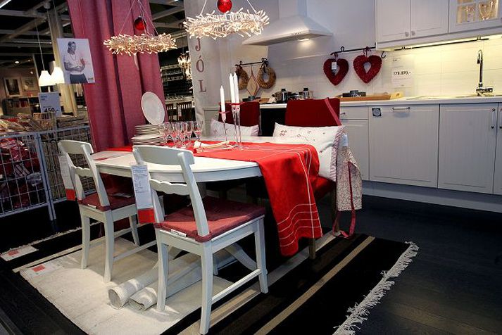 Úr verslun Ikea Í nýrri verslun Ikea eru nokkrar íbúðir til sýnis. Hugmyndin er að fá kokk til að elda í einhverju þeirra fjölmörgu eldhúsa sem eru til sýnis í versluninni á næstunni. 