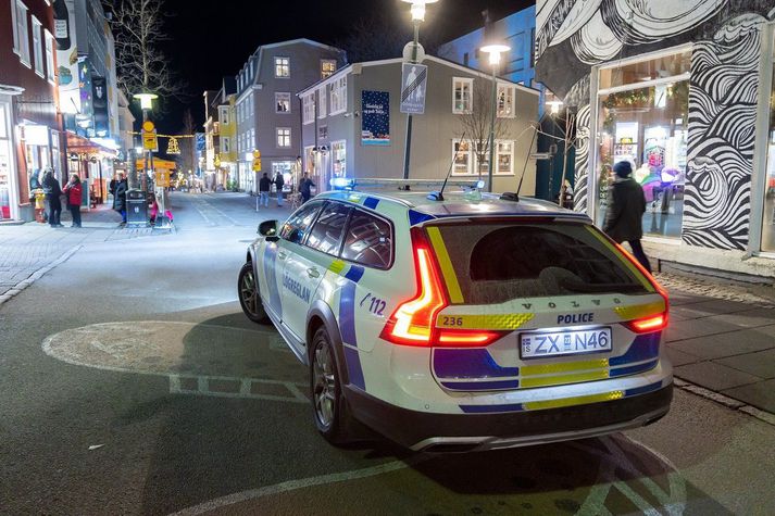 Aðstoða þurfti minnst tvo aðra leigubílstjóra í nótt vegna farþega sem neituðu að greiða fyrir far eða voru til vandræða.