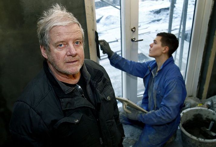 Meistarinn og lærlingurinn. Sigurður Heimir Sigurðsson, formaður Múrarameistarafélags Reykjavíkur, ásamt lærlingnum Kristjáni Brynjarssyni. "Nú er mikið að gera sem betur fer og það vantar fleiri menn. Margir múrarameistarar eru farnir að nálgast sjötugt. Þetta er ekki vinna fyrir gamalmenni,“ segir Sigurður Heimir.