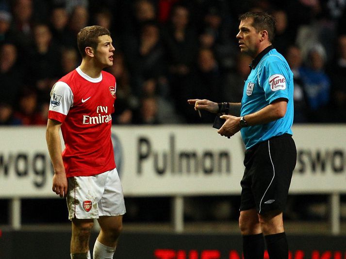 Wilshere spjallar hér við Dowd dómara.