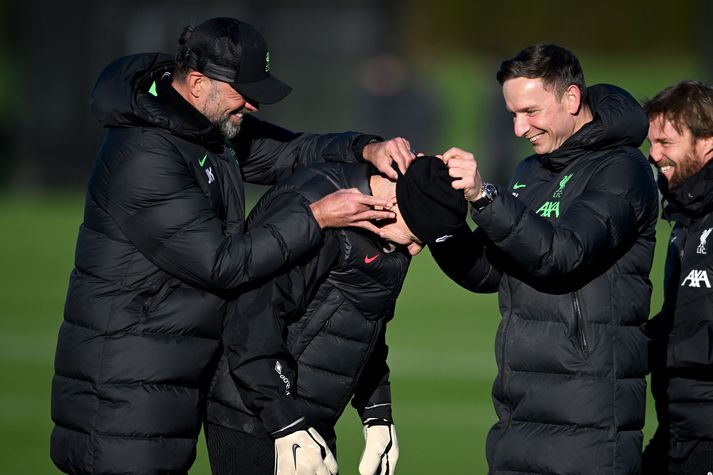 Samstarf Jürgen Klopp og Pepijn Lijnders gekk mjög vel hjá Liverpool. Hér bregða þeir á leik á æfingu liðsins.