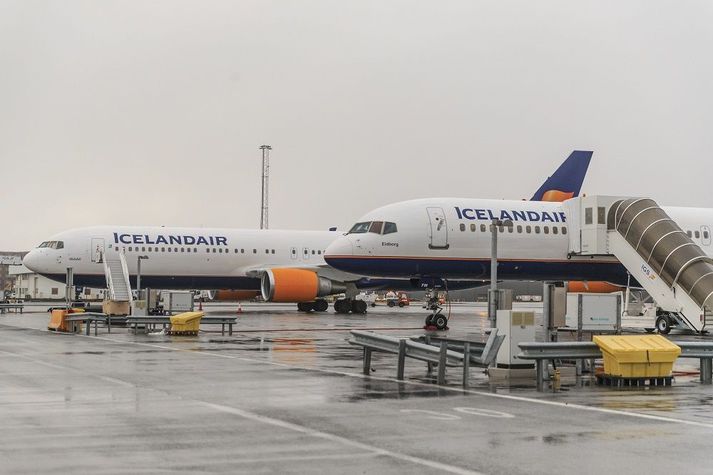 Boeing 767 og 757 Icelandair á Keflavíkurflugvelli.