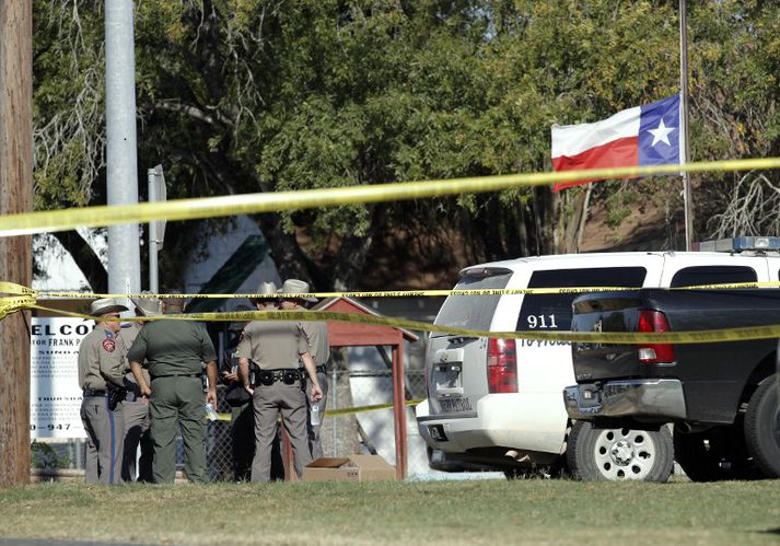 Lögreglan í Texas að störfum eftir enn eina fjöldaskotárásina í Bandaríkjunum.