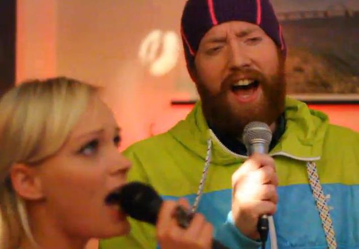 Þórunn Antonía og Berndsen tóku Toxic með Britney Spears. Hægt er að horfa á umrædda flutninga með því að smella á titlana hér til hliðar.