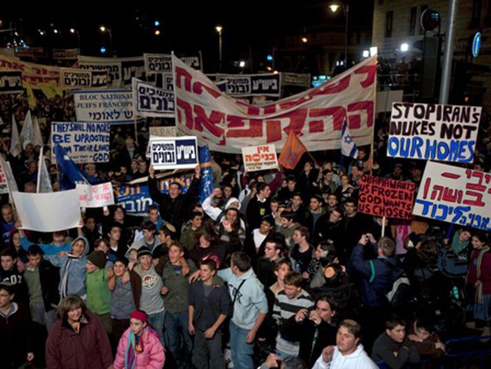 Frá mótmælum landtökumanna og stuðningsmanna þeirra.