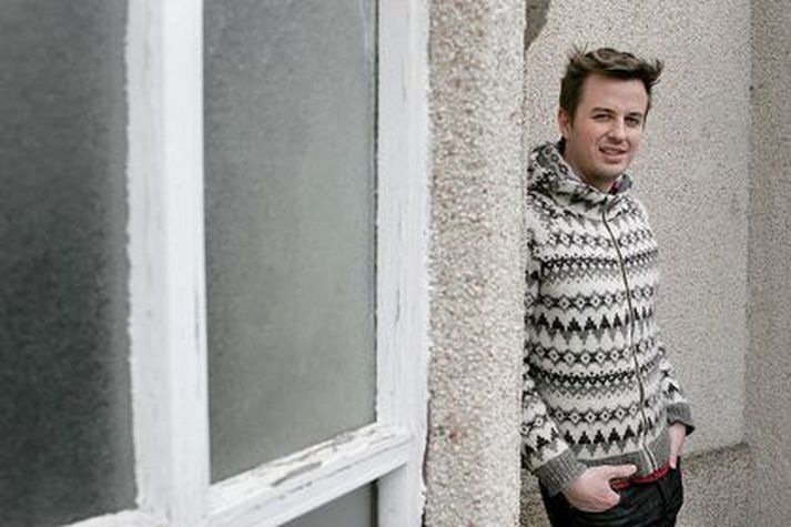 Jóel kemur fram ásamt meðspilurum sínum sem þykja með þeim sleipari í faginu.