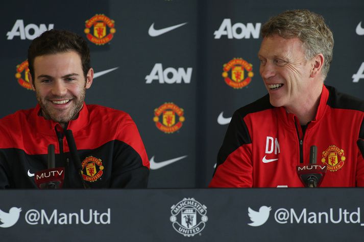 Juan Mata og David Moyes á blaðamannafundinum í gær.